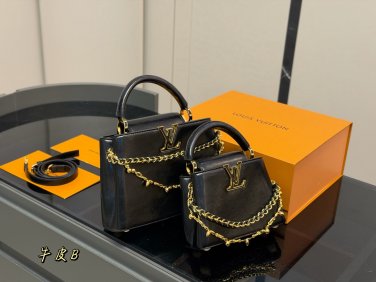&iuml;&iquest;&yen; 320 &iuml;&iquest;&yen; 340 with folding boxsize  20cm 27cmLv Capucines handbagFull grain Taurillo_2426