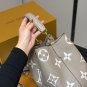 ï¿¥ 440 with folding box airplane boxOriginal quality daily recommendedLv bucket bag to