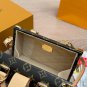 ï¿¥ 470 Airplane BoxLV Speedy Hard BoxAmong numerous hard cases of different sizes, thi