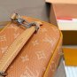 ï¿¥115LV Louis Vuitton's new makeup bagThe latest model is really cute!It's also very
