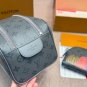 ï¿¥120LV new makeup bagSuper practical makeup bagLV Double Zipper HandbagA favorite