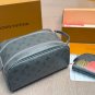 ï¿¥120LV new makeup bagSuper practical makeup bagLV Double Zipper HandbagA favorite