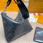 ï¿¥170LV coussin crossbody bagOriginal factory chain reliefA sharp edge suddenly appe