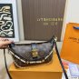 120 folding boxSize 22.12LV Louis Vuitton's new croissant pearl chain underarm lunch b