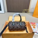 120 LV Pillow BagSweet and cool, a whole love to live inVersatile and fashionable, wit