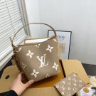 125 gift boxesSize 17  18Decorative lock without keyLV Louis Vuitton Bucket Bagth