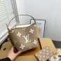 125 gift boxesSize 17  18Decorative lock without keyLV Louis Vuitton Bucket Bagth