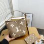 125 gift boxesSize 17  18Decorative lock without keyLV Louis Vuitton Bucket Bagth