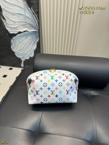 125 pairs folding boxSize 25.15cmLv makeup bag, holding Pouch in hand, full of tempera_1421