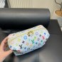 125 pairs folding boxSize 25.15cmLv makeup bag, holding Pouch in hand, full of tempera_1421