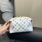 125 pairs folding boxSize 25.15cmLv makeup bag, holding Pouch in hand, full of tempera_1421