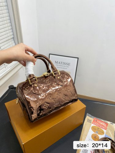 125 with folding boxSize 20  14Lv's new shiny silver speedy20Very easy to match sil