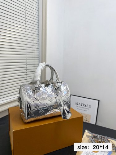 125 with folding boxSize 20  14Lv's new shiny silver speedy20Very easy to match sil_765