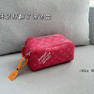 130 airplane boxsize：26.5×13LV Dopp Kit Graffiti Wash Bag Chip VersionDopamine col