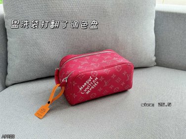130 airplane boxsize&iuml;&frac14;�26.5&Atilde;�13LV Dopp Kit Graffiti Wash Bag Chip VersionDopamine col