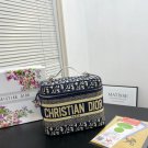 130 gift boxesSize 23  18Dior Makeup BagDior Obliaue canvas makeup bag is a must-h