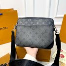 135 fold gift box LV Black Warrior 3-in-1 messenger bag crossbody bag, classic Monogram Ec