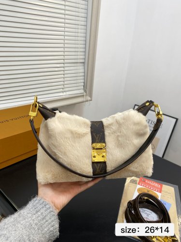 135 with folding boxSize 26  14LV Teddy Mitte Monogram Shearling Skiing Collection, S_1291
