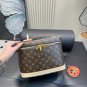 160 (without box)Size 29.21cmLV NICE BB Handheld Makeup BagA makeup case with a stro_2129
