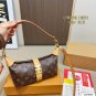 160 folding box airplane box chipSize 22.12LV Pochette Mia lunch box bag, equipped wit