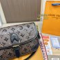 160 Lv French Stick BagImproved version derived from the vintage package SologneThe ov