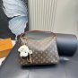 160 small size 33.20 with folding box160 large size 40.27 (without box)LV Hobo Underar_988