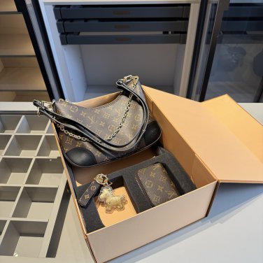 165  New ArrivalsLV new gift box (croissant+pony pendant+wallet)[Size] Bull horn bun_1303