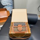165 size 25.18cm (large)170 size 20.15cm (small size)LV Daphne Retro Postman Bag, 163