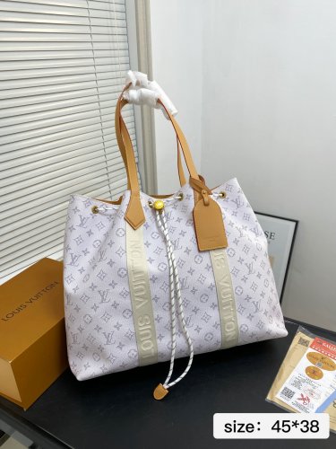 170 without boxSize 45  38Lv TottA bag that can be bought with your eyes closedt