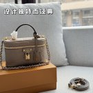 180 Complete Gift Boxessize：19×12LV Vanity embossed hand-held makeup bag, chain bag,