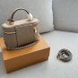 180 Complete Gift Boxessize&iuml;&frac14;�19&Atilde;�12LV Vanity embossed hand-held makeup bag, chain bag,