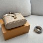180 Complete Gift Boxessize&iuml;&frac14;�19&Atilde;�12LV Vanity embossed hand-held makeup bag, chain bag,