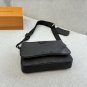 180 Complete Gift Boxessizeï¼25Ã18LV TrioMessenger embossed messenger bag three in on