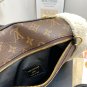 180 with folding boxSize 27  21LV Teddy Mitte Monogram Shearling Skiing Collection, S