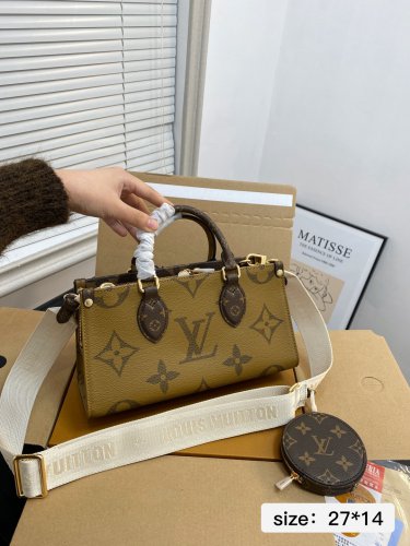 190 with folding airplane boxSize 27  14LV Onthego bb Jungle Tote BagLet's welcome