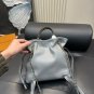 190 with folding boxSize 24.22cmLV's new OFF DUTY small shoulders come with multiple w_532