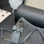 195 with folding boxSize 26.17 (Mini)Lv CarryAll Annual Bag KingDo you like the unde