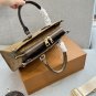 200 complete gift boxessize&iuml;&frac14;�25&Atilde;�14LV ONTHEGO East West Horizontal Jungle Bag Single S