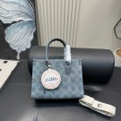 200 pairs folding boxSize 25.19cmLV Zhonggu wide shoulder strap shopping bagDenim Co_999