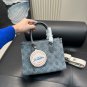 200 pairs folding boxSize 25.19cmLV Zhonggu wide shoulder strap shopping bagDenim Co_999