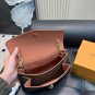 200 pairs folding boxSize 29.19cmLV Padlock Caramel Lock Bag AutumnWinter Atmospher