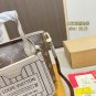 210 folding box airplane boxEveryone praises the Lv shopping bag for its double-sided de