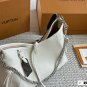 220 boxesSize 30cmLV White Warrior appearsCarryall white is super beautifulCream w