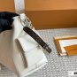 220 boxesSize 30cmLV White Warrior appearsCarryall white is super beautifulCream w