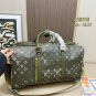 220 Lv travel bagVery stylish, simple yet exquisite, with full detailsWhether it's a l