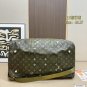 220 Lv travel bagVery stylish, simple yet exquisite, with full detailsWhether it's a l
