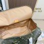 220 Lv travel bagVery stylish, simple yet exquisite, with full detailsWhether it's a l
