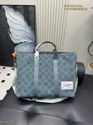 230 (without box)Size 45.34cmLv denim tote bag travel bag, embossed with Monogram patt