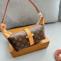 240 Complete Gift Box Setsize&iuml;&frac14;�21&Atilde;�14LV POCHETTE MIA hanging chain lunch box bag, armp