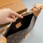 240 Complete Gift Box Setsize:21×14LV POCHETTE MIA hanging chain lunch box bag, armp